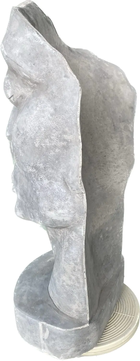  Product image 8 of the product “Aras - Face looking to the right, 90 cm H | cast stone ”